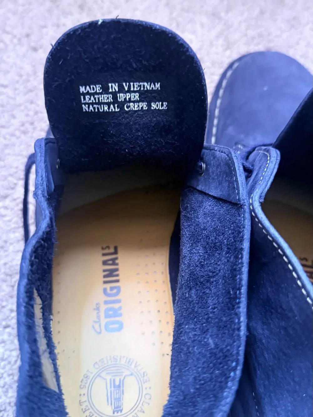 Clarks Men's Navy Leather Chukka Boots